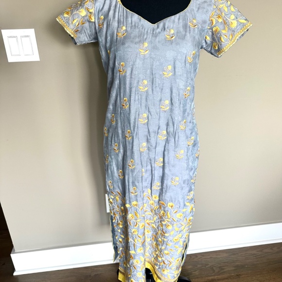 Indian Pakistani Bollywood outfit - Picture 4 of 4